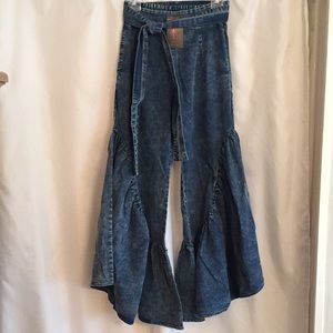 NWT Washed Ruffled Boho Wide Leg Denim